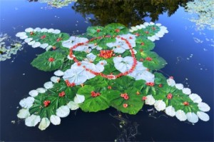 rangoli-with-leaves