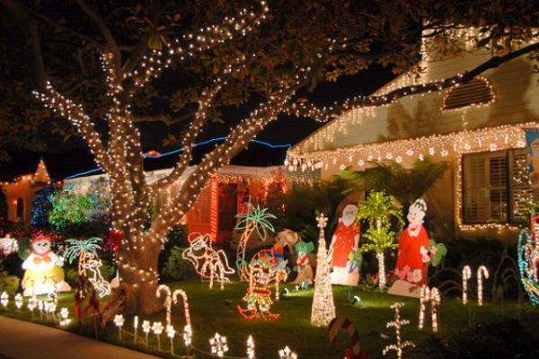Christmas-yard-decorations