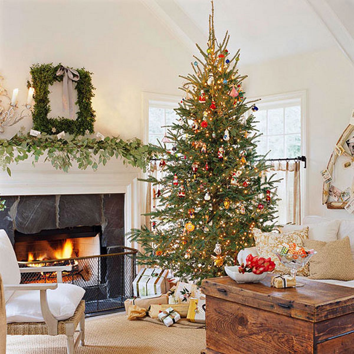 Classically Modern Christmas Décor For Living Room