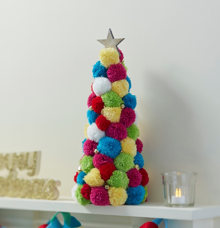 Pom Pom Christmas Tree