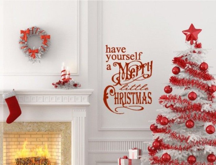 Red And White Merry Christmas Living Room Décor